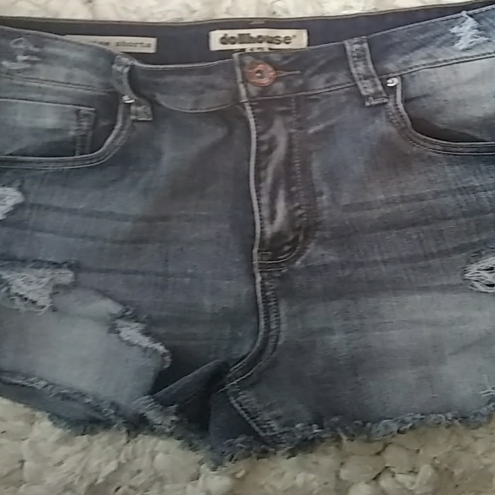 Cutoff distressed denim shorts (13)